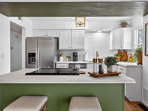3rd image of 3523 SE Park Lane Ct