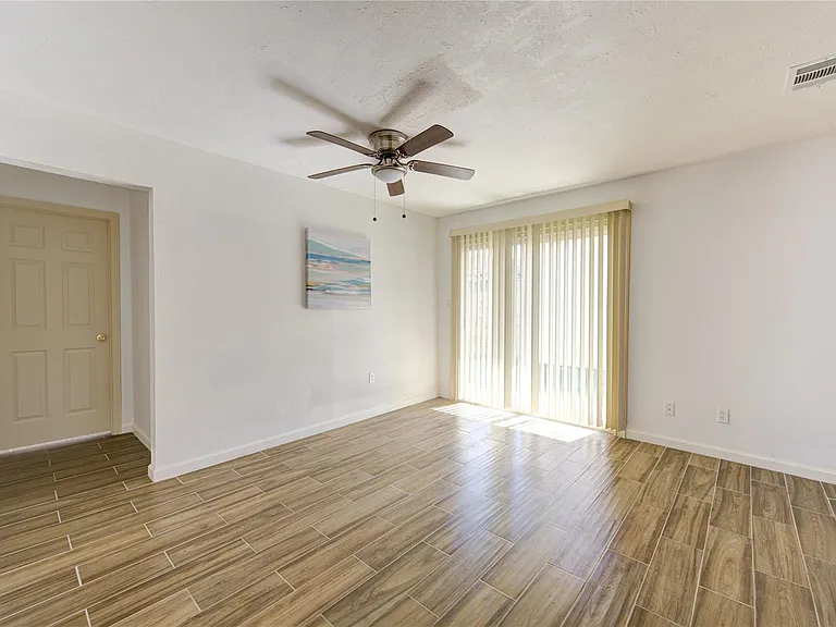 4403 Willow Beach Dr — Photo 9