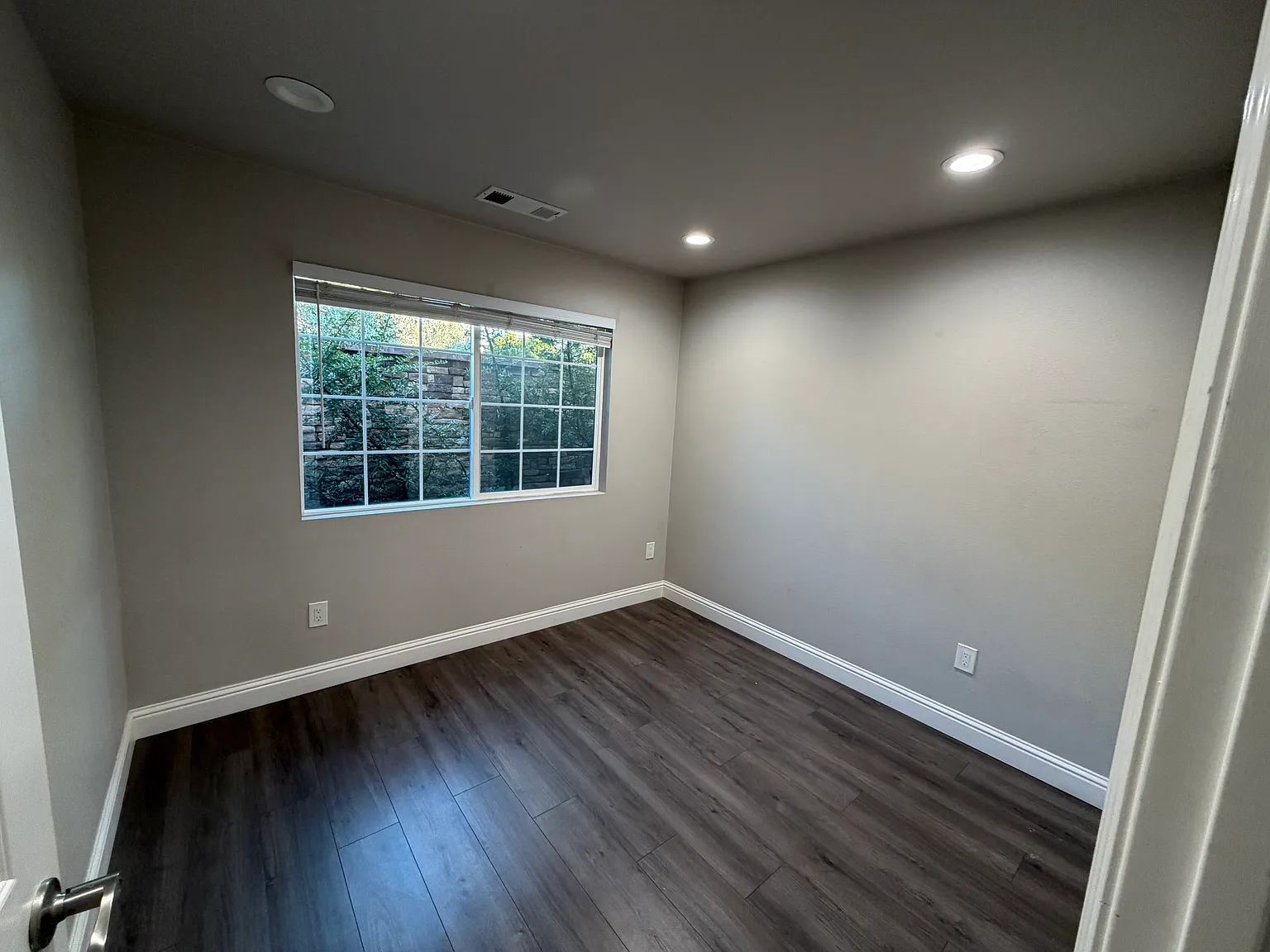 2 bed, 1.5 bath, 800 sqft, $3,500 — Photo 4