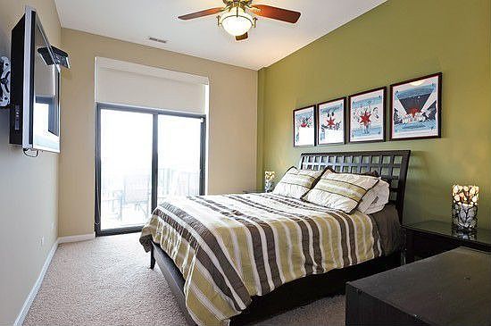 5th image of 4420 N Clark St APT 506