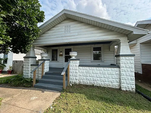 417 Richardt Ave Photo 1