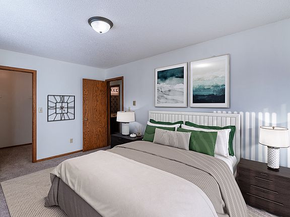Grand Forks, ND Cedarwood Apartments | Bedroom