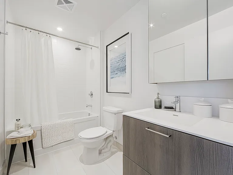 40 Lagerfeld Dr — Photo 28