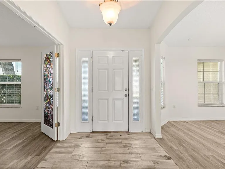 410 Central Mariners Dr — Photo 9