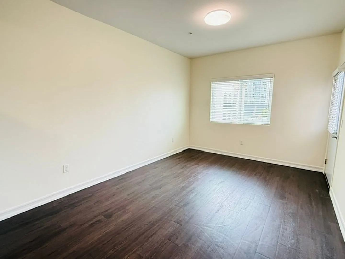 2303 E 8th St — Photo 3