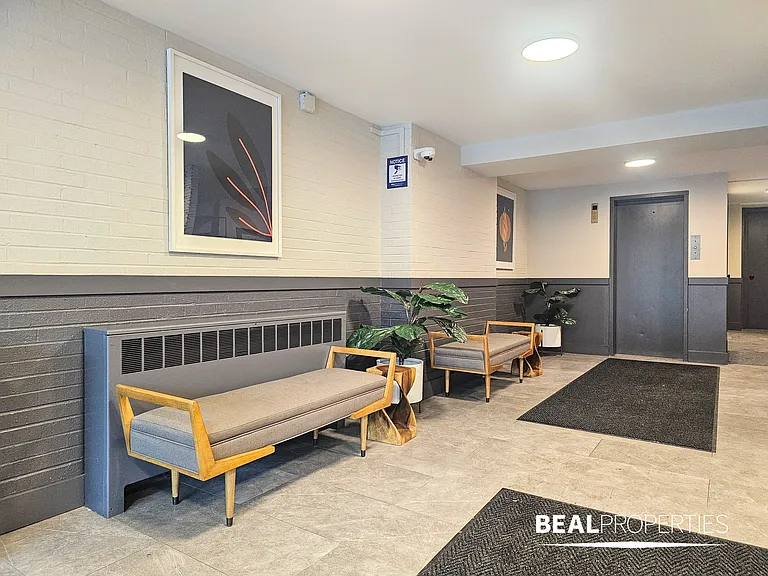 555 W Stratford Place — Photo 7