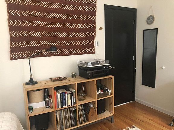 5th image of 315 W 114th St APT 3A