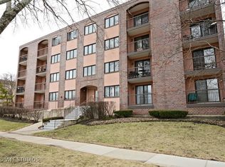 104 N Pine Ave APT 304, Arlington Heights, IL