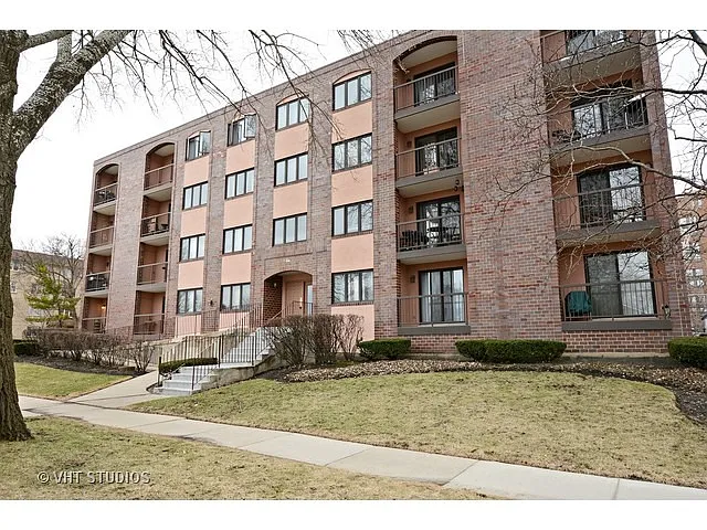 104 N Pine Ave APT 304 photo 1