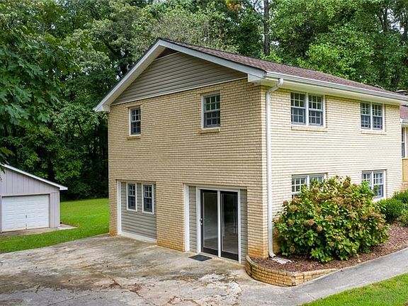5th image of 5701 Woodland Dr