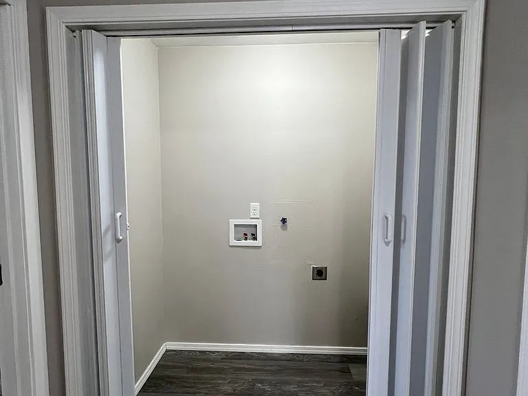 1020 S 1st Ave — Photo 11