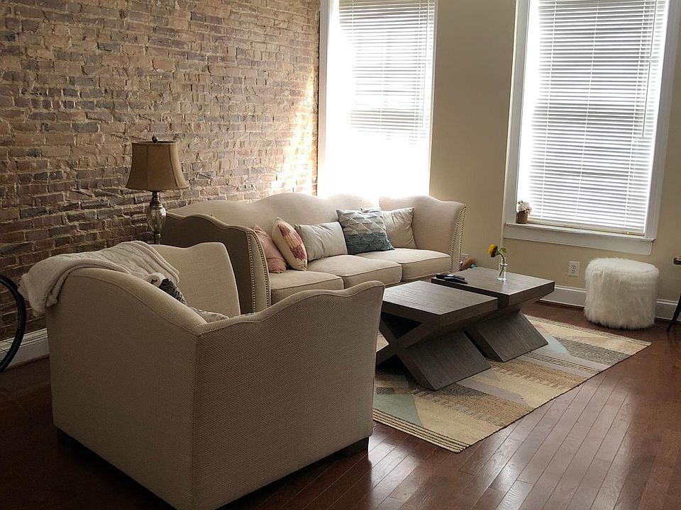 1st image of 125 S Fairfax St #2