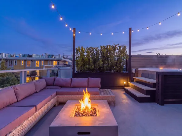 735 W 15th St #234, North Vancouver, BC V7L 2S5