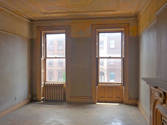 5th image of 127 Quincy St