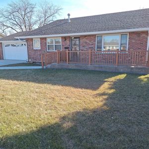 902 Cedarberry Rd, North Platte, NE, 69101