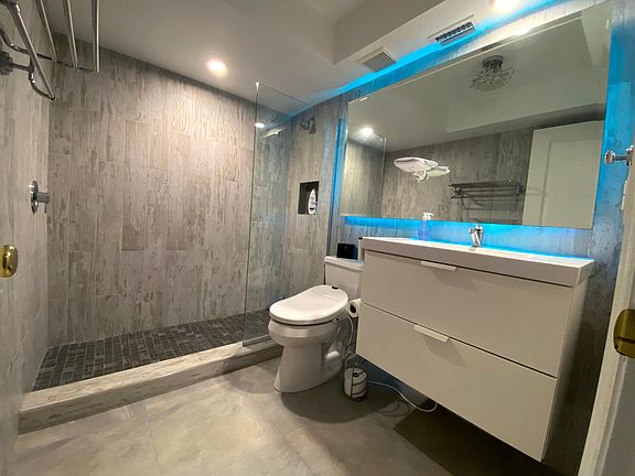 2nd image of 3942 Glen Oaks Manor Dr #19