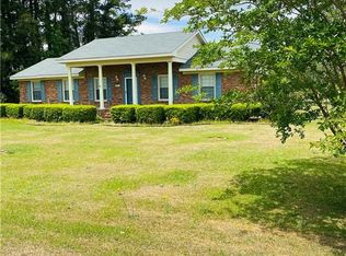 541 N Broadridge Rd, Orrum, NC 28369