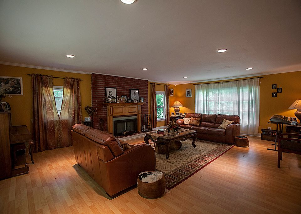 2nd image of 528 Franklin Limestone Rd