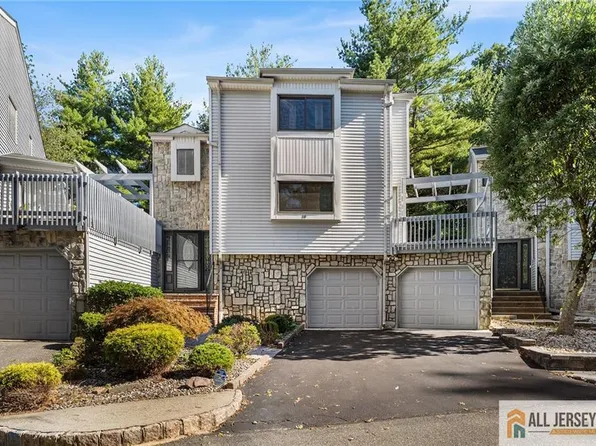 14 Snowbell Ct, East Brunswick, NJ 08816