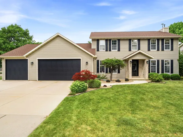 1502 E Cranberry Dr, Appleton, WI 54915
