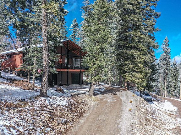 5th image of 1091 Woodlands Way