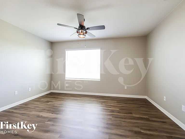 480 Burnham Cir — Photo 7