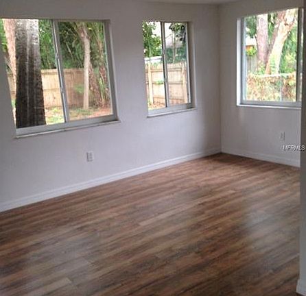 4th image of 2129 Worrington St