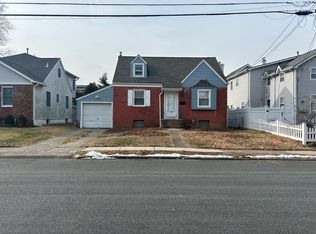 2-38 33rd St, Fair Lawn, NJ 07410