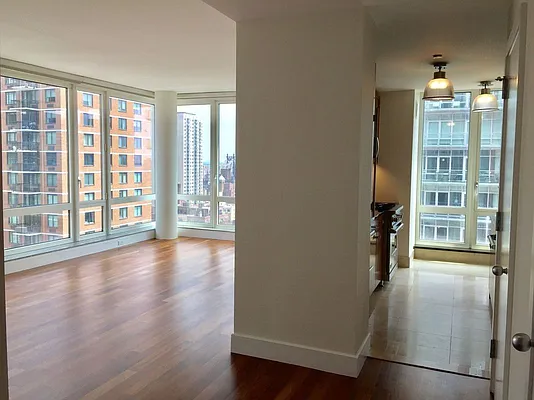 Rented by T&T Real Estate | media 19