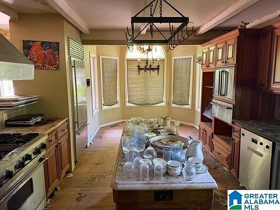 3rd image of 5080 Applecross Rd