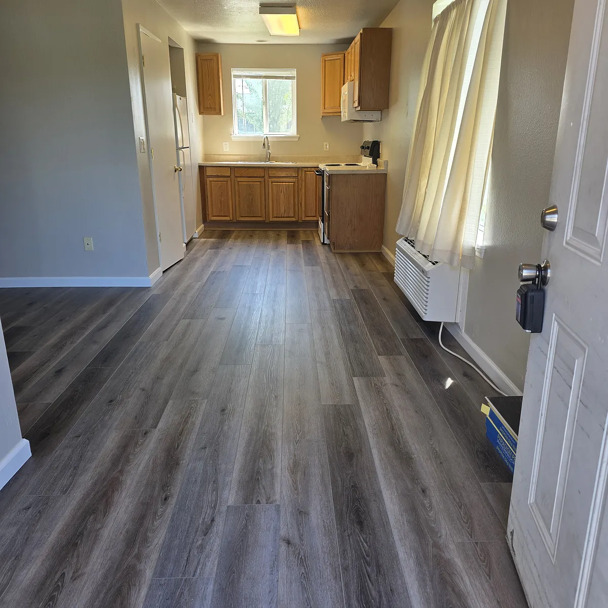 Building Photo - 423 S Peach St #2