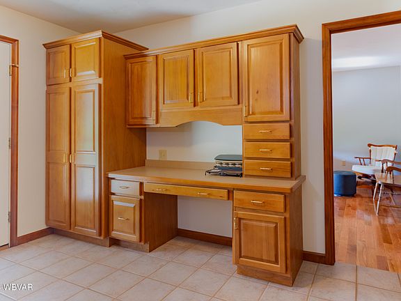 3rd image of 15 Hunter Dr