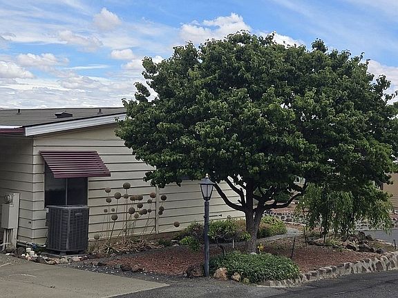 2nd image of 1 Leisure Hill Dr