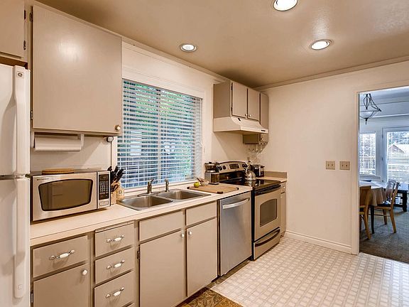 4th image of 27 W Etruria St #A