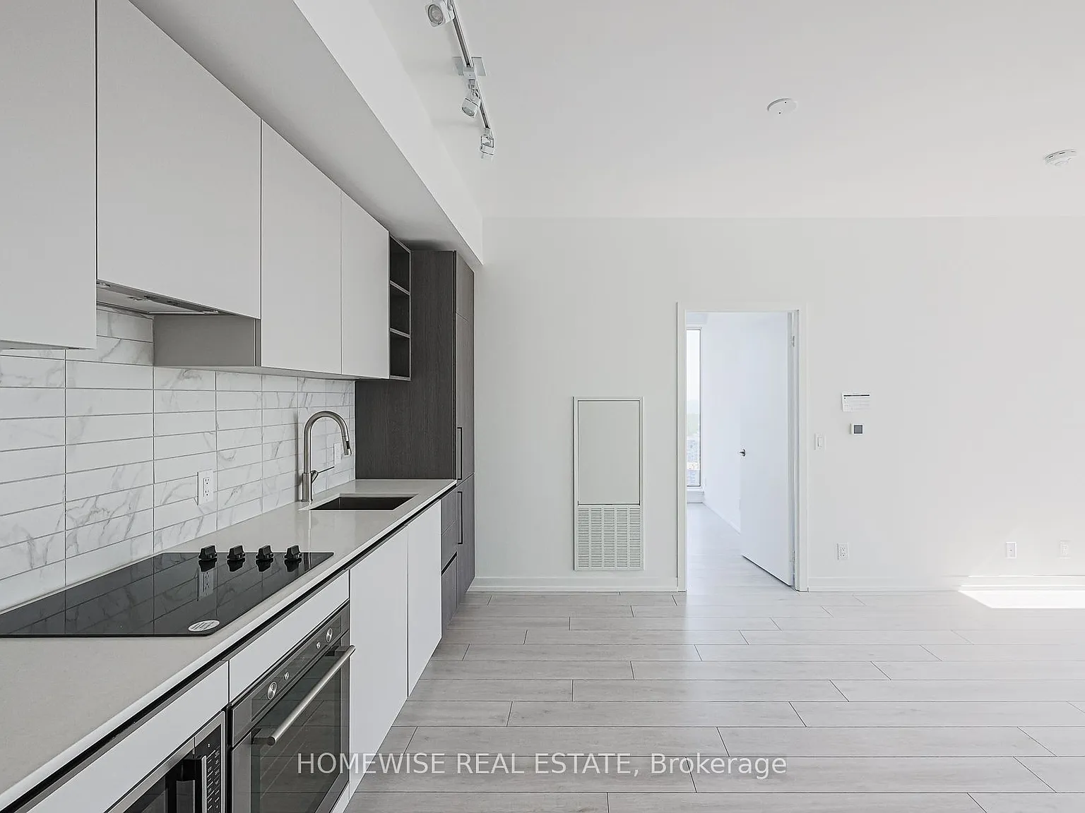 3 bed, $4,699 — Photo 3