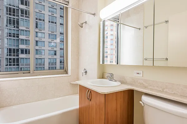 Rented by Chelsea Tower | media 13