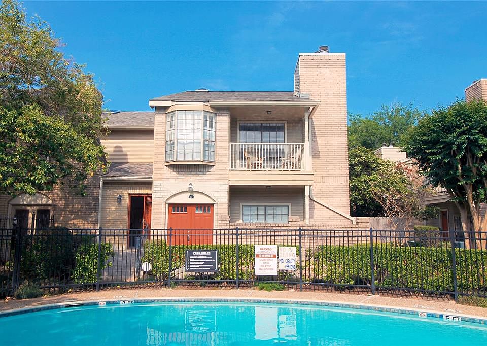 1st image of 7350 Kirby Dr APT 33