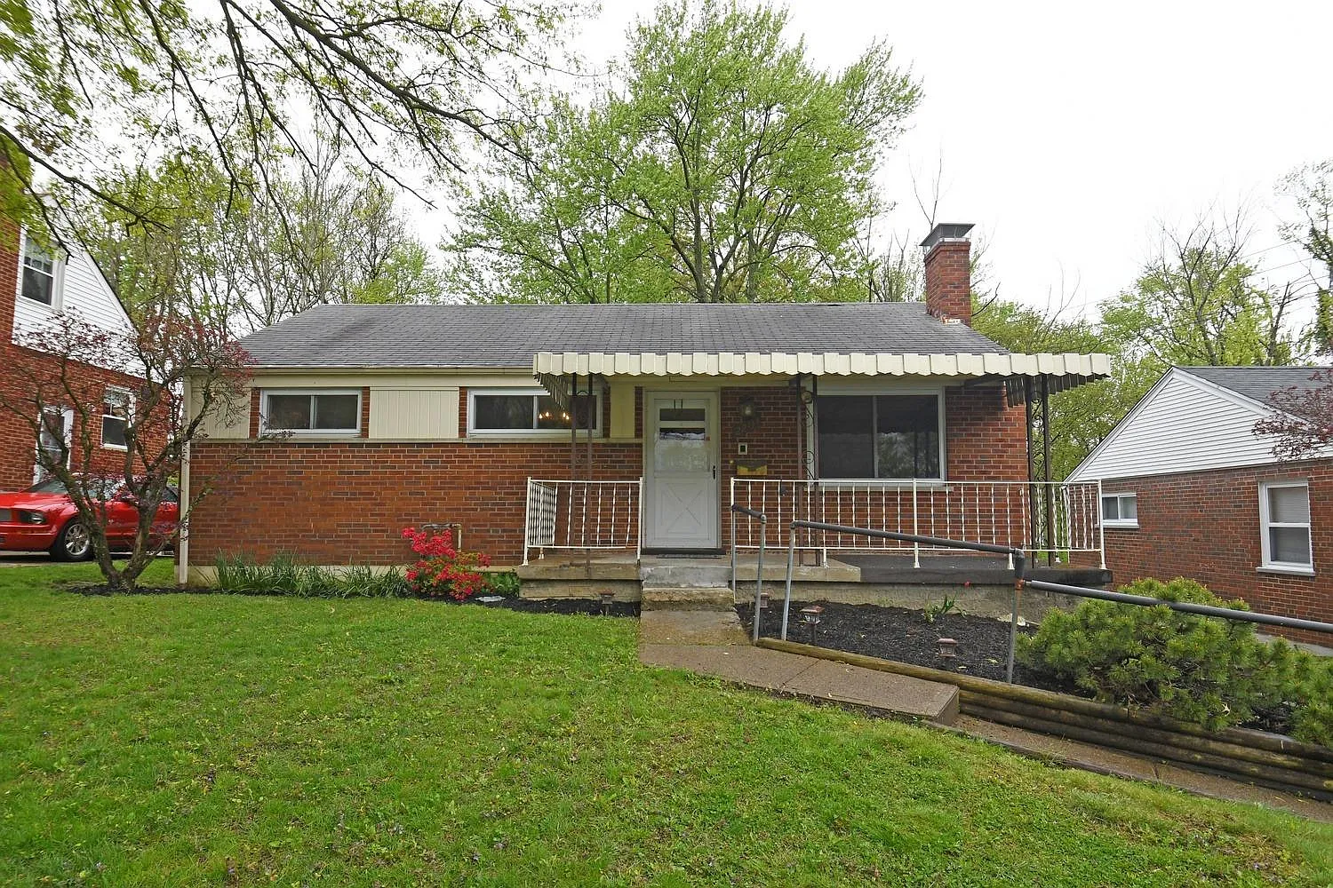 2201 Townhill Dr photo 1