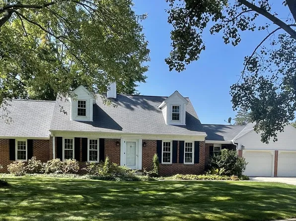 6680 Cliffside Dr, Vermilion, OH 44089