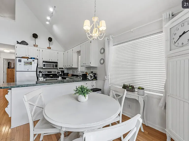 309 Thomas Dr — Photo 17