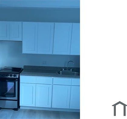 4th image of 2140 Honeywell Ave #3A