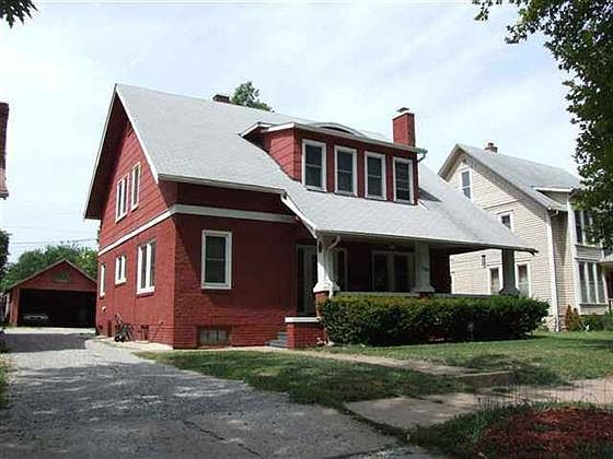 2nd image of 1285 SW Macvicar Ave