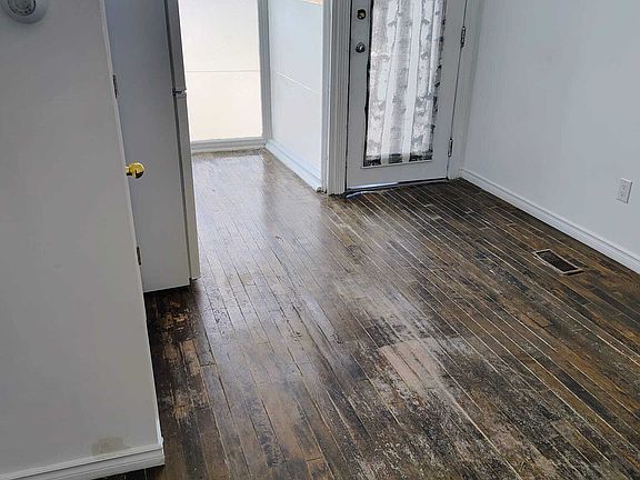 4th image of 494 Somerset St #11537599