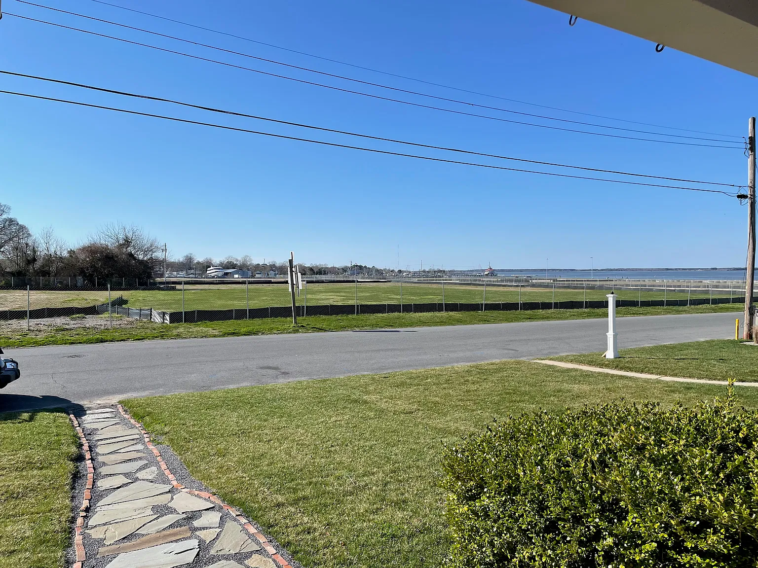 3 bed, 1818 sqft, $2,100 — Photo 4