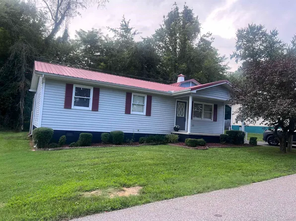 114 Embassy Dr, Grayson, KY 41143