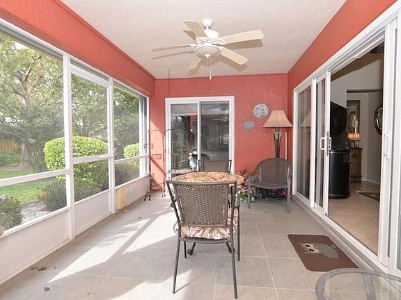3rd image of 850 Lake Como Dr