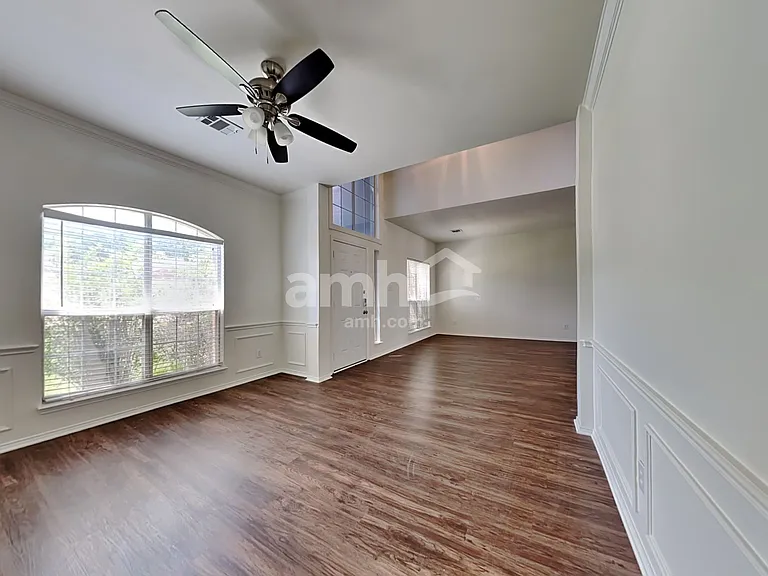 7017 Chaucer Dr — Photo 9