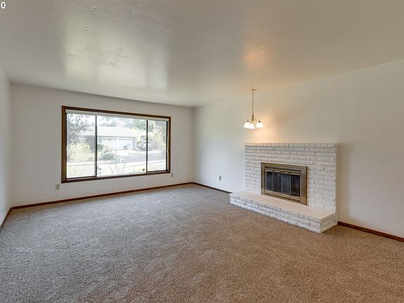 2nd image of 8506 NE 29th Ave