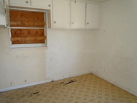 5th image of 2748 Woodstock Ave