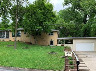 300 Valley Dr, East Alton, IL